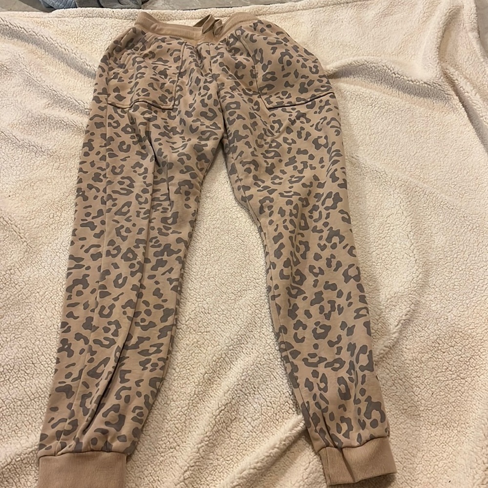 Cheetah jogger sweat pants. Women’s small.